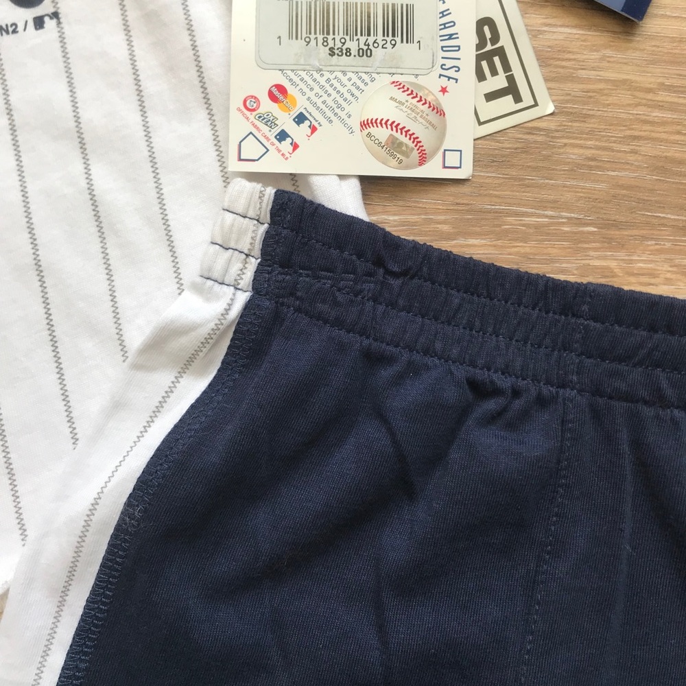 NWT 24 Months New York Yankees 2pc Outfit - Picture 4 of 5